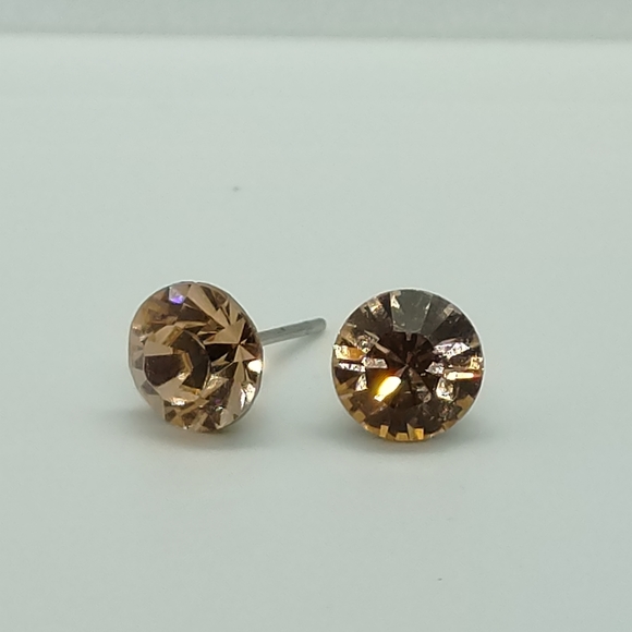 Swarovski Crystal Stud Earrings in Light Peach - Picture 1 of 3